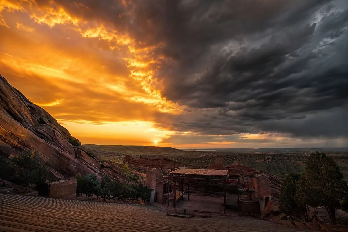 What to Wear to a Red Rocks Concert (By Season)